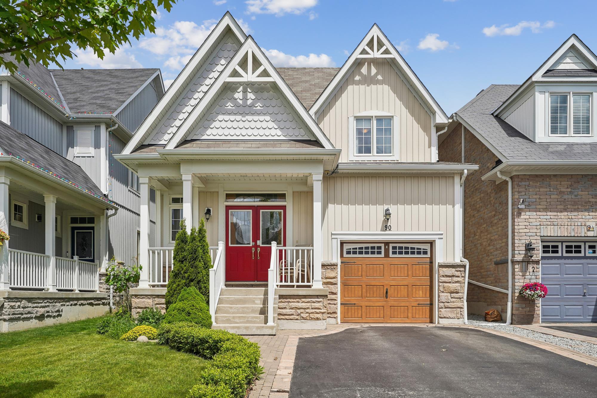 Home For Sale in Newcastle, Ontario, Canada