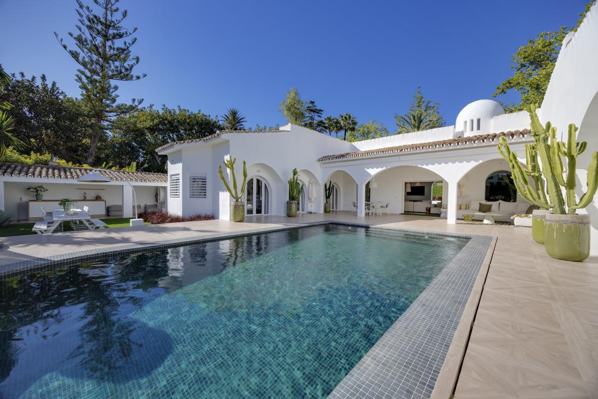 Picture of Villa For Sale in San Pedro De Alcantara, Malaga, Spain