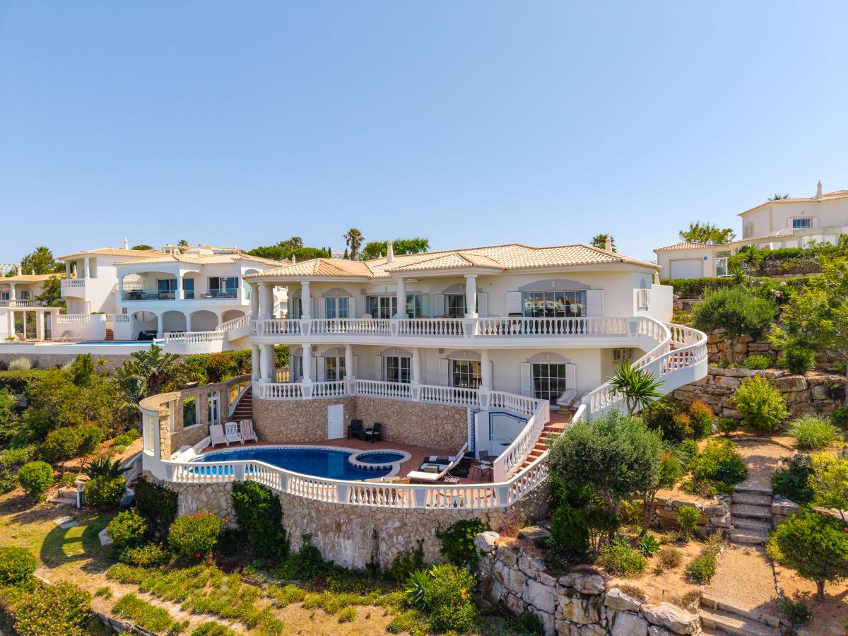 Picture of Villa For Sale in Budens, Faro, Portugal