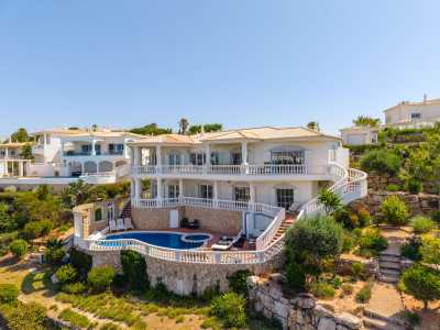 Villa For Sale in Budens, Portugal