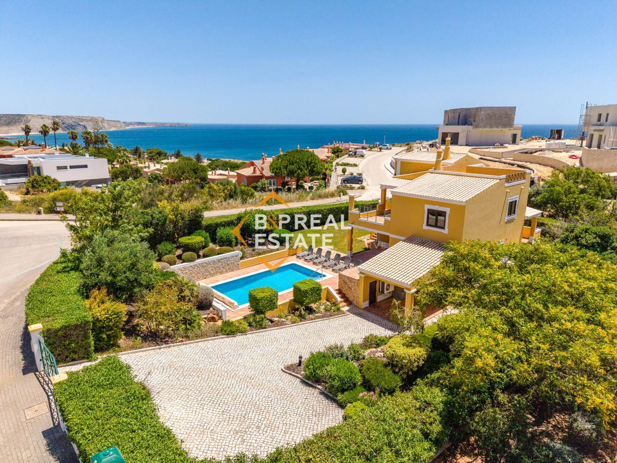 Picture of Villa For Sale in Praia Da Luz, Algarve, Portugal