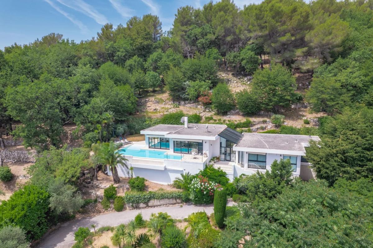 Picture of Villa For Sale in Le Rouret, Cote d'Azur, France