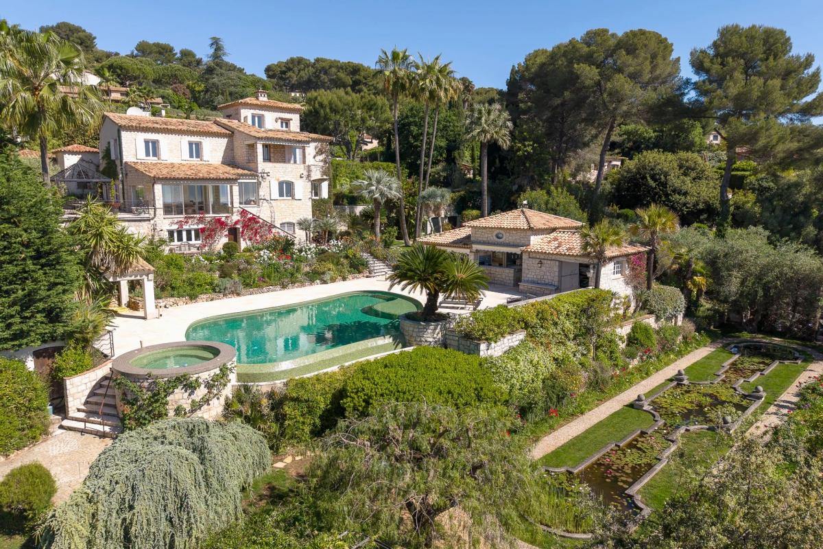 Picture of Villa For Sale in Saint Paul de Vence, Cote d'Azur, France
