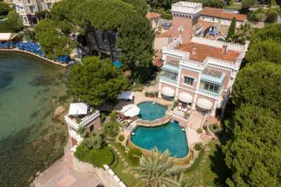 Villa For Sale in Antibes, France