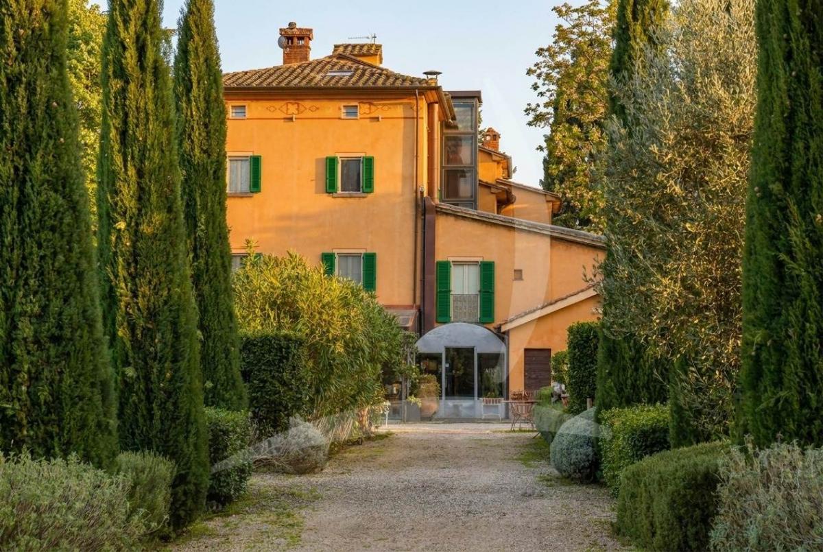 Picture of Home For Sale in Tuoro Sul Trasimeno, Umbria, Italy