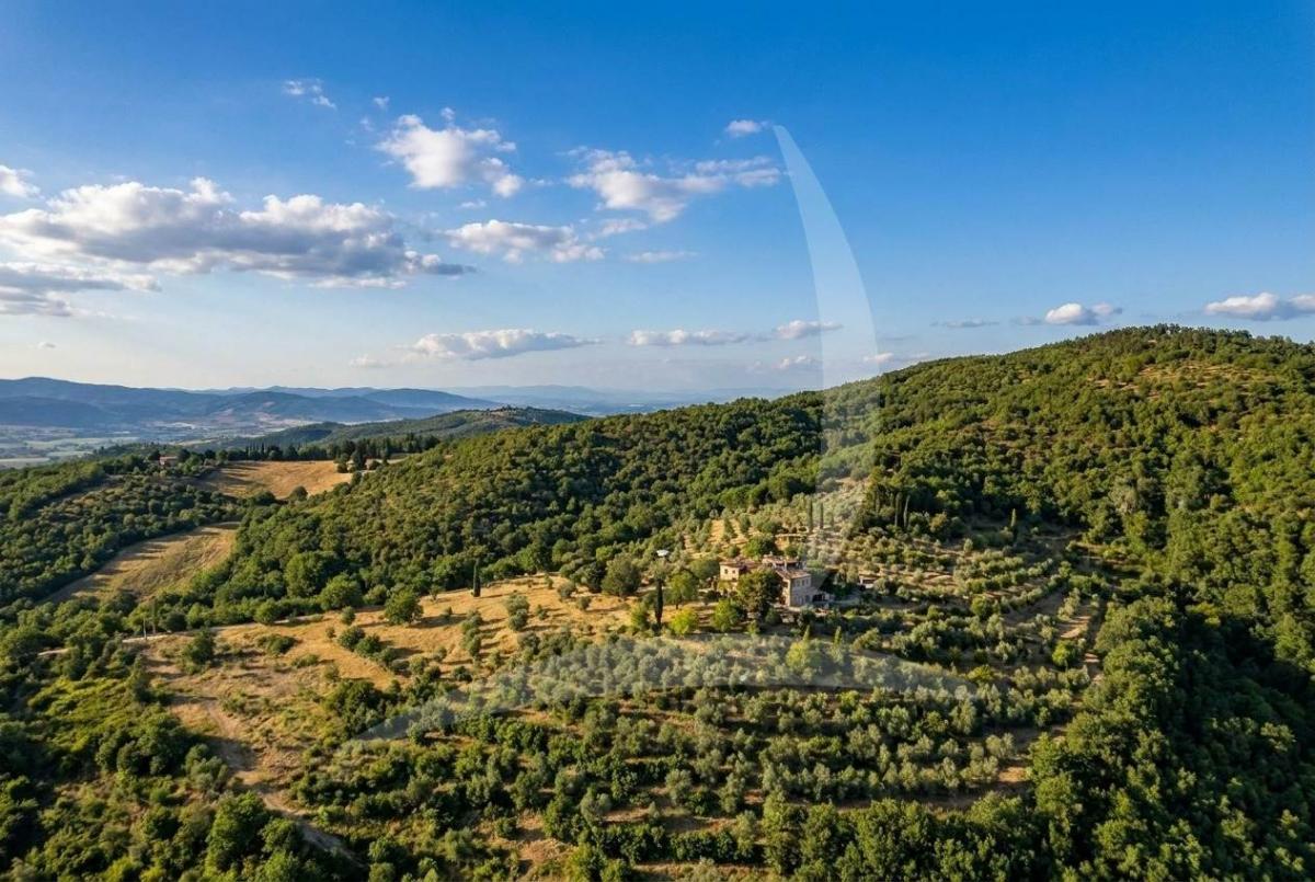 Picture of Home For Sale in Civitella In Val Di Chiana, Tuscany, Italy