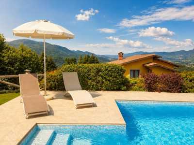 Villa For Sale in Castelnuovo Di Garfagnana, Italy