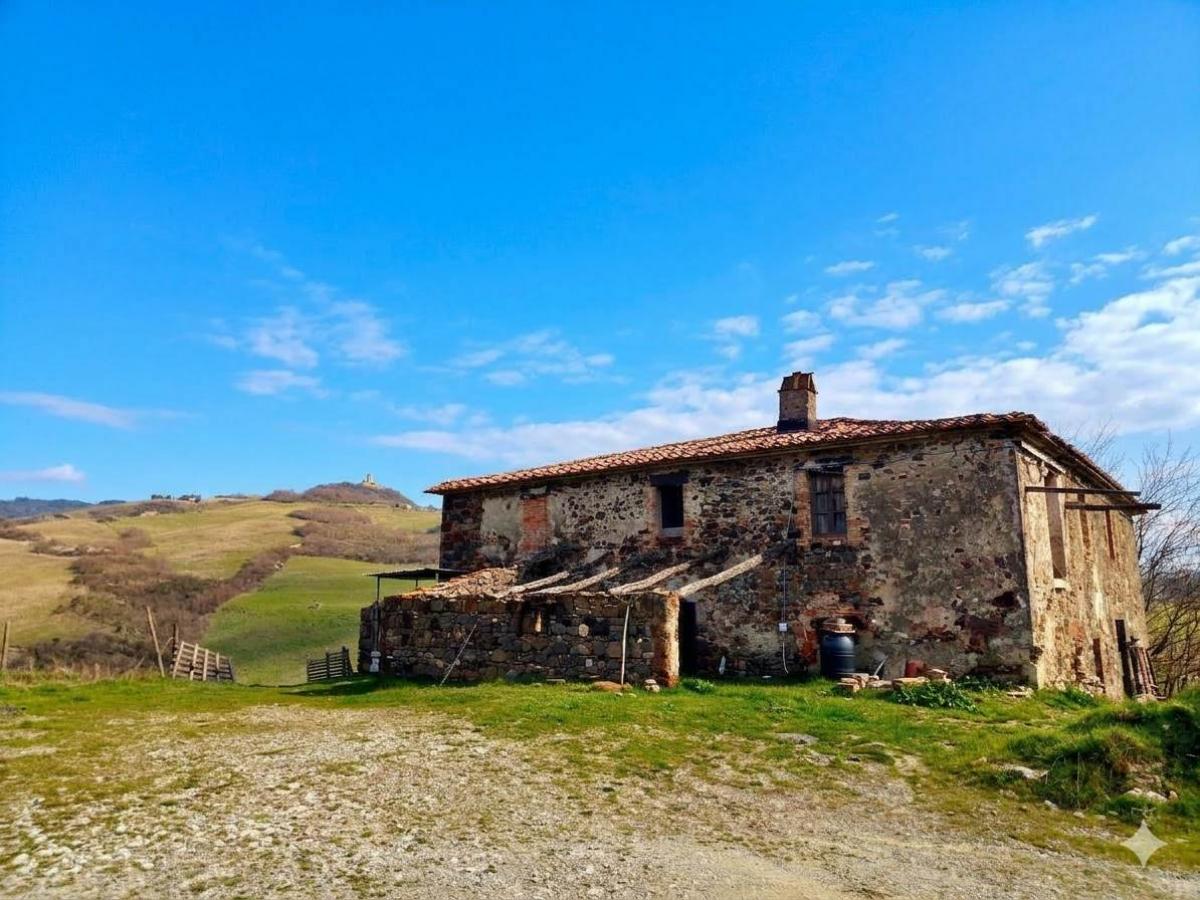 Picture of Home For Sale in Radicofani, Tuscany, Italy