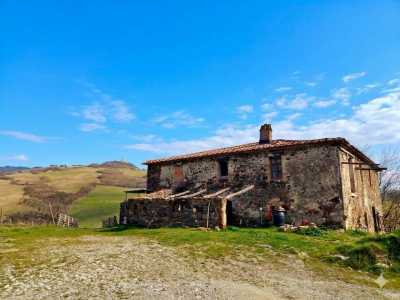 Home For Sale in Radicofani, Italy
