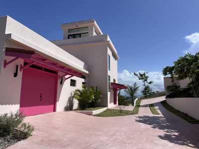 Villa For Sale in