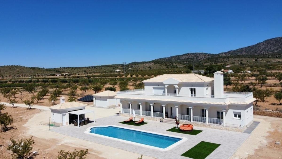 Picture of Villa For Sale in Pinoso, Alicante, Spain