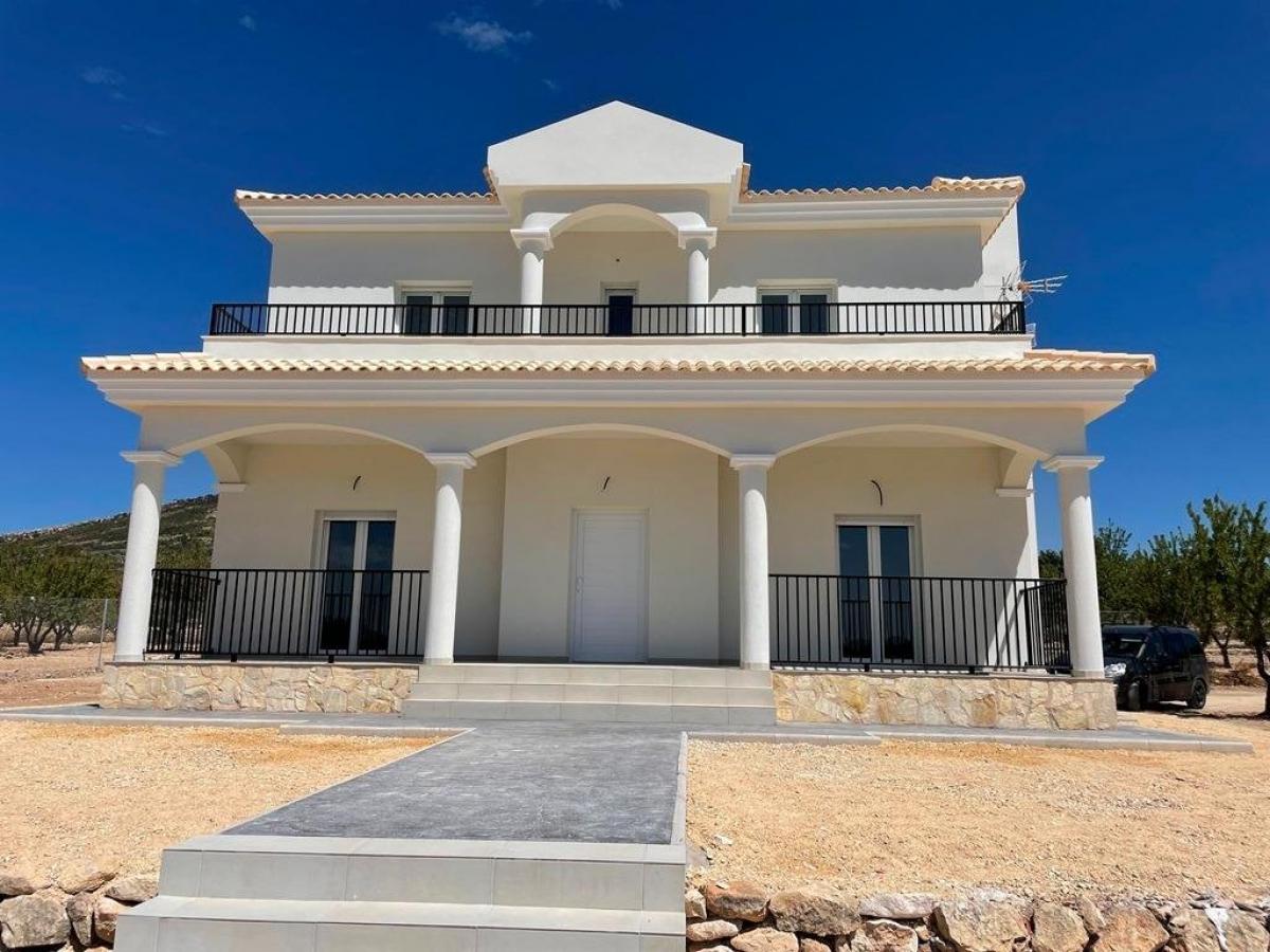 Picture of Villa For Sale in Pinoso, Alicante, Spain