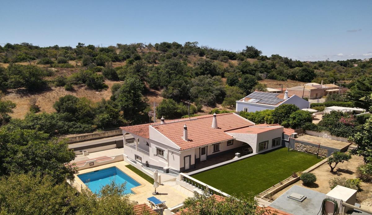 Picture of Villa For Sale in Boliqueime, Algarve, Portugal