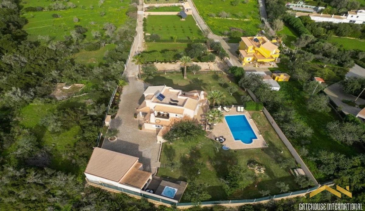 Picture of Villa For Sale in Armacao De Pera, Algarve, Portugal