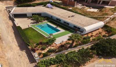 Villa For Sale in Loule, Portugal