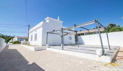 Villa For Sale in Loule, Portugal