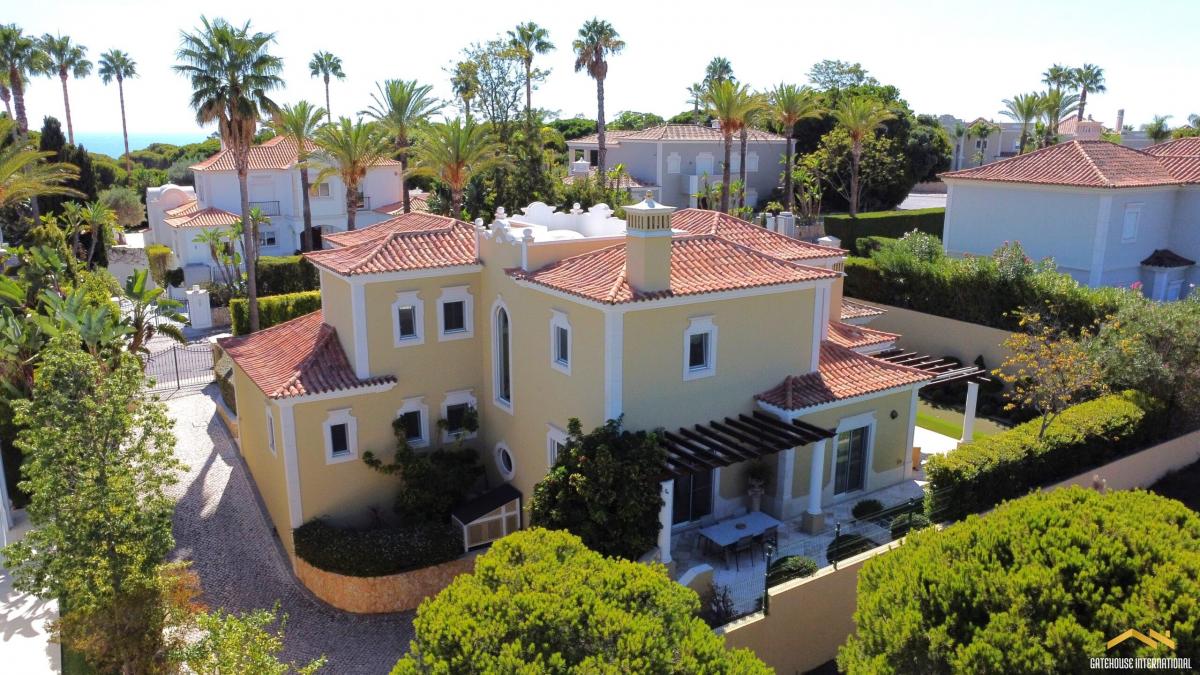 Picture of Villa For Sale in Almancil, Algarve, Portugal