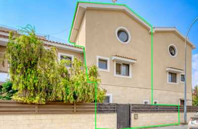 Villa For Sale in
