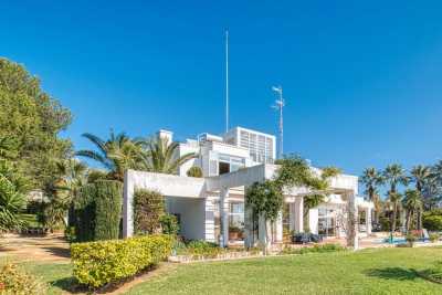 Villa For Sale in