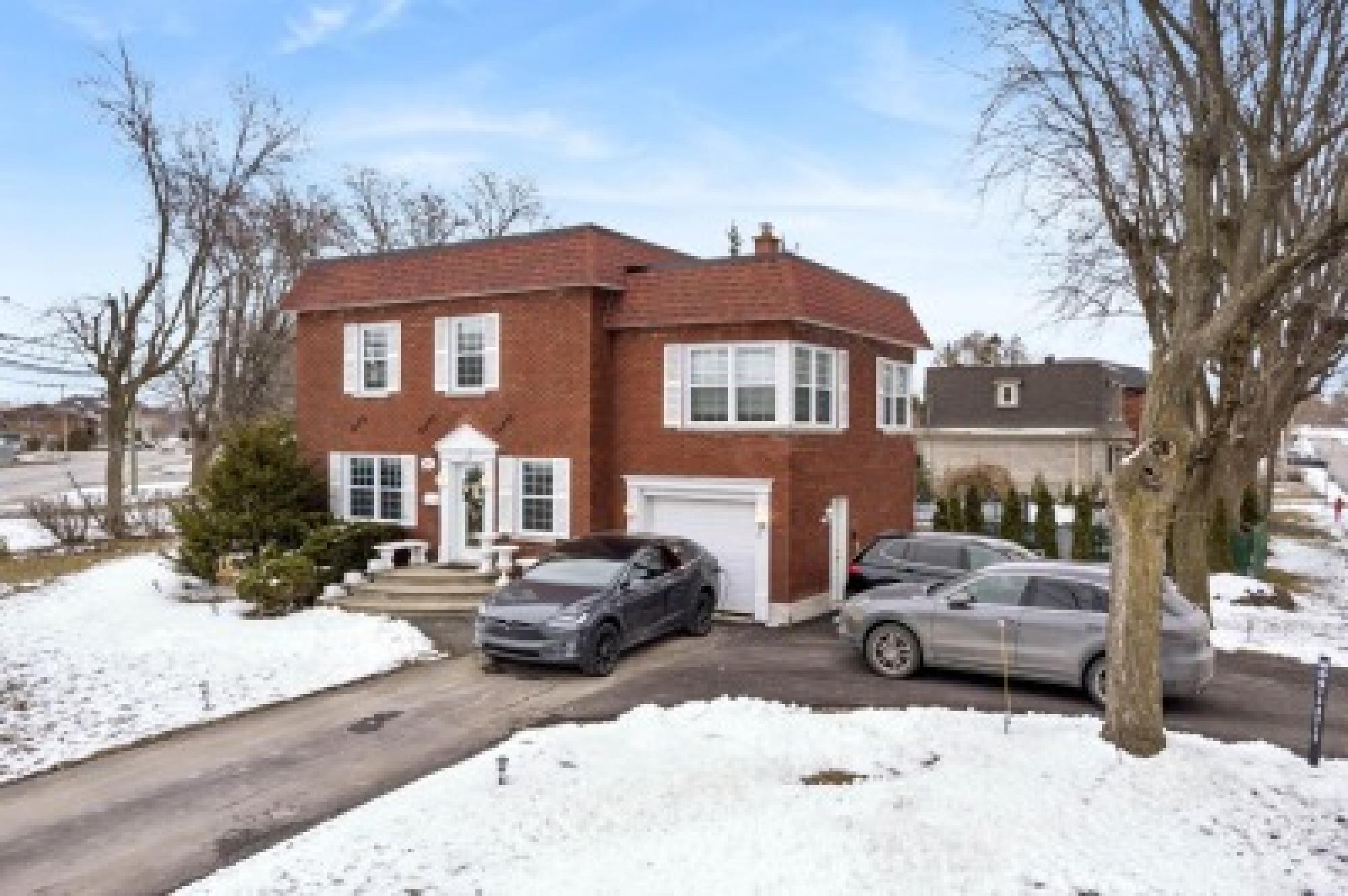 Home For Sale in Beauharnois, Quebec, Canada