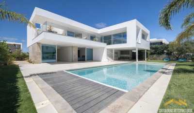 Villa For Sale in