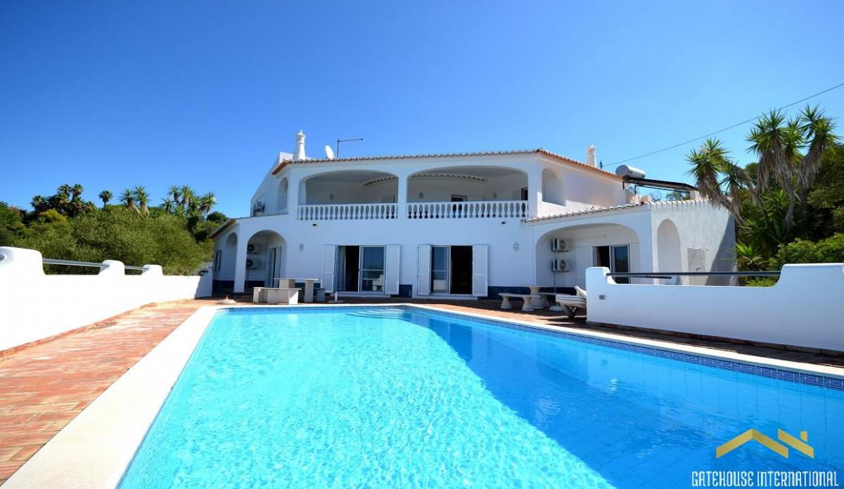 Picture of Villa For Sale in Santa Barbara De Nexe, Faro, Portugal