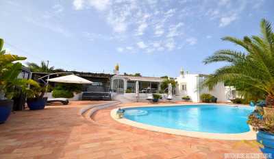 Villa For Sale in Boliqueime, Portugal