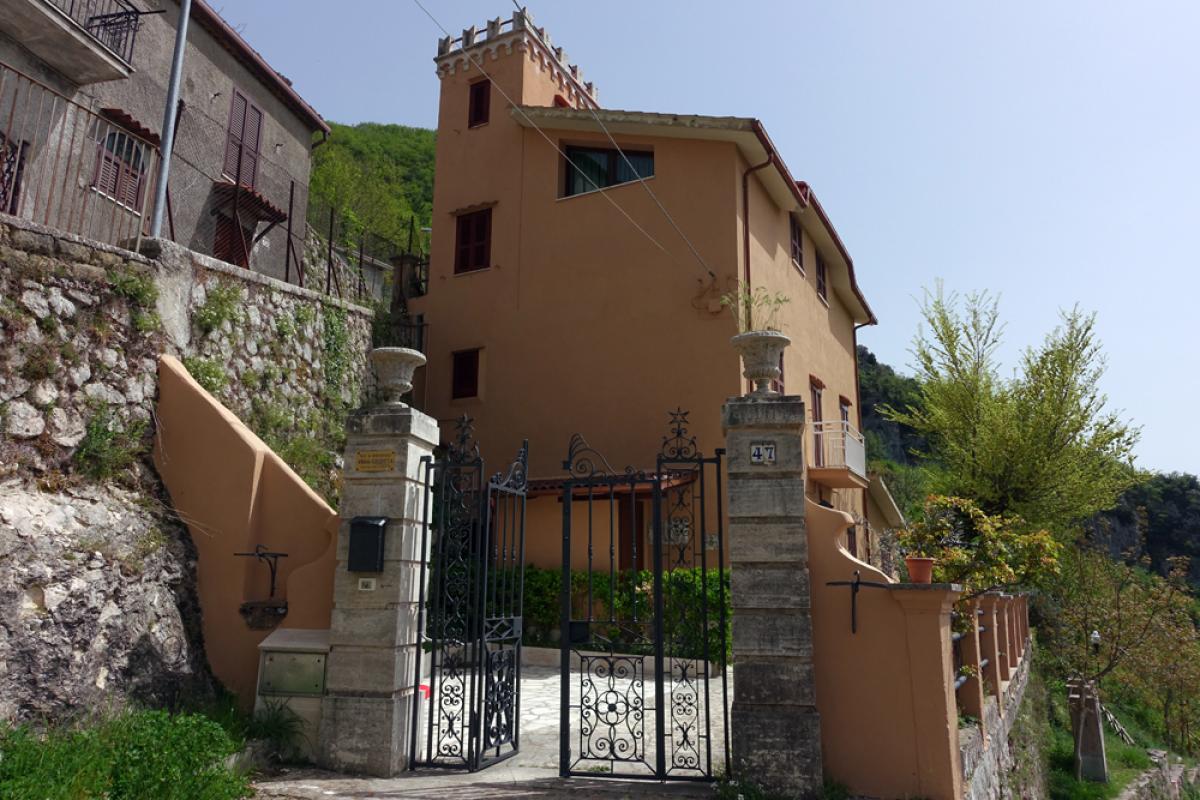 Picture of Home For Sale in Roma, Lazio, Italy