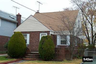 Home For Sale in Elmont, New York