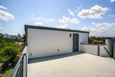 Condo For Sale in Dallas, Texas