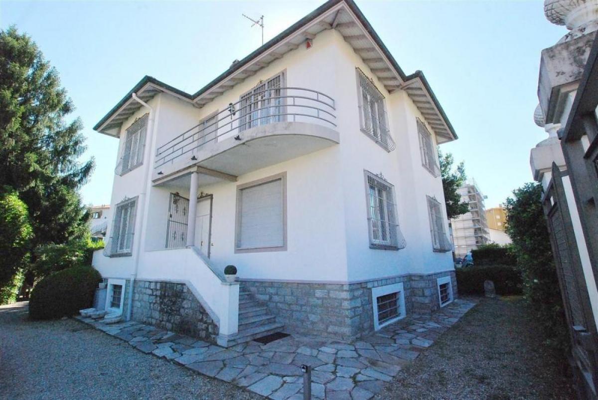 Picture of Villa For Sale in Asti, Piedmont, Italy