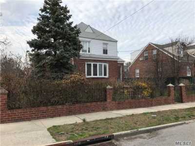 Home For Sale in Fresh Meadows, New York