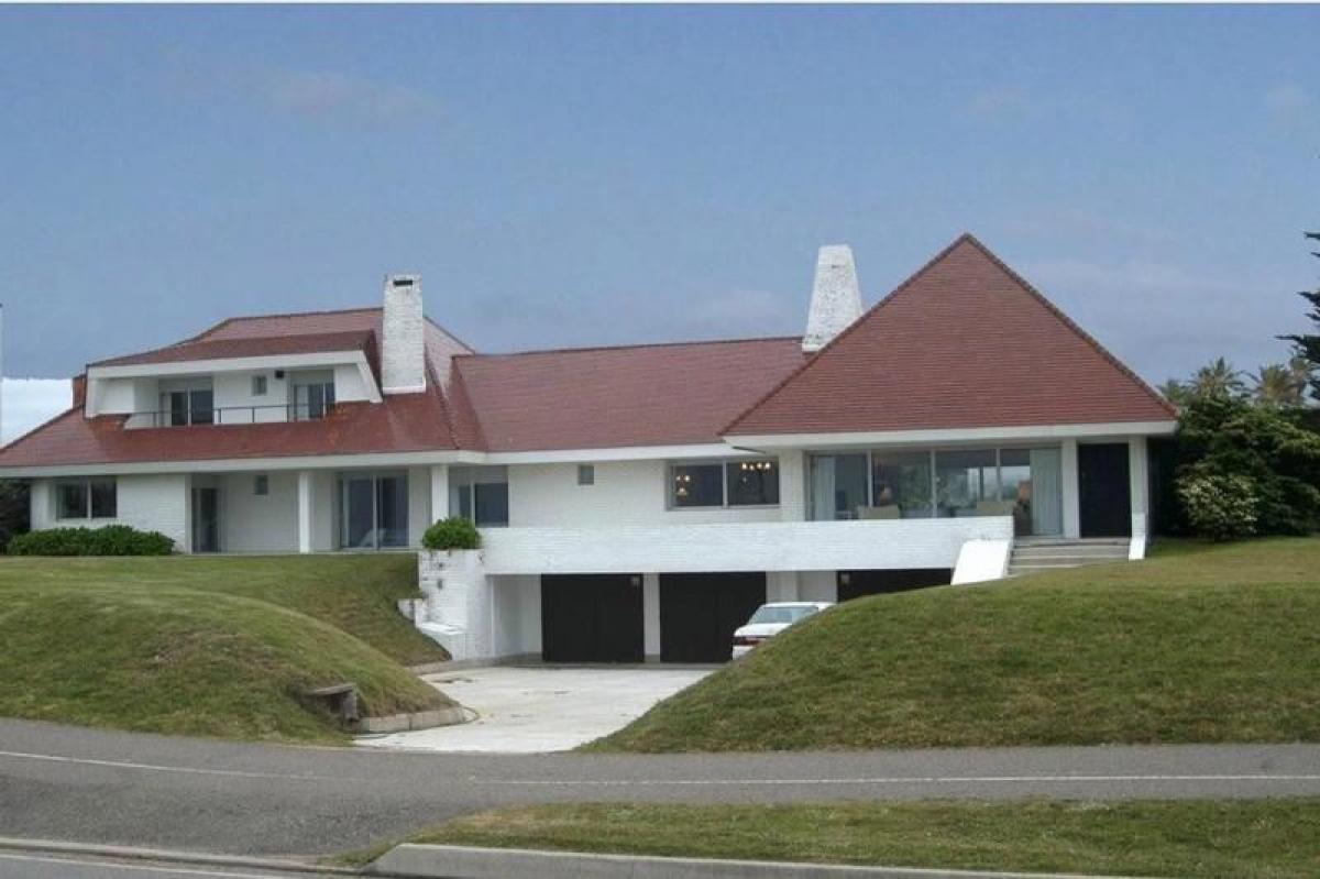Picture of Home For Sale in Punta Del Este, Maldonado, Uruguay