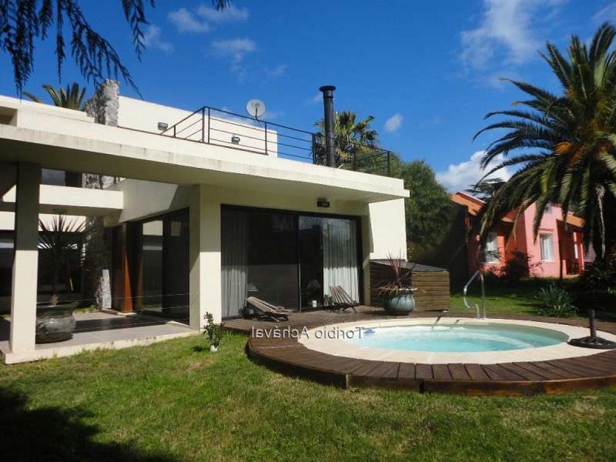 Picture of Home For Sale in Colonia, Colonia, Uruguay