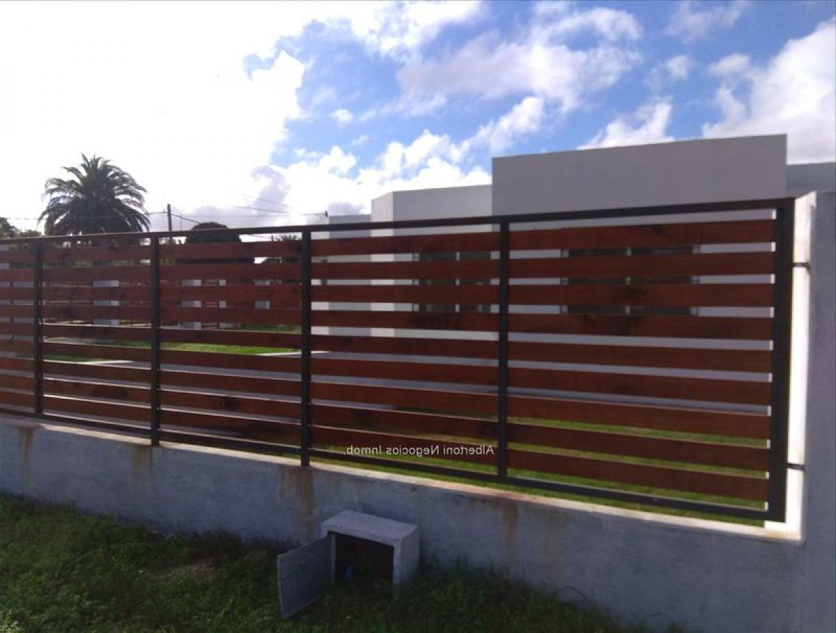 Picture of Home For Sale in Canelones, Canelones, Uruguay