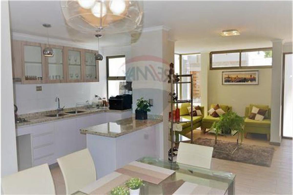 Picture of Home For Sale in Talagante, Region Metropolitana
, Chile