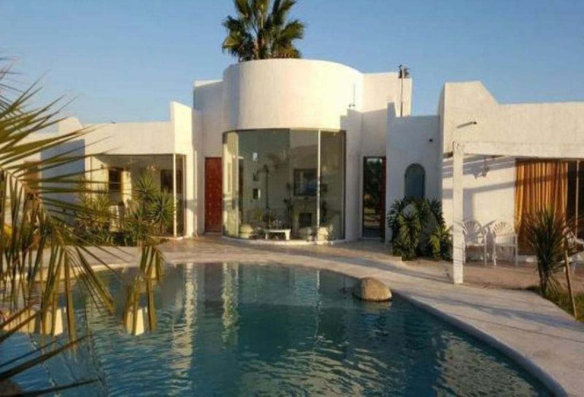 Picture of Home For Sale in Region Metropolitana, Region Metropolitana
, Chile