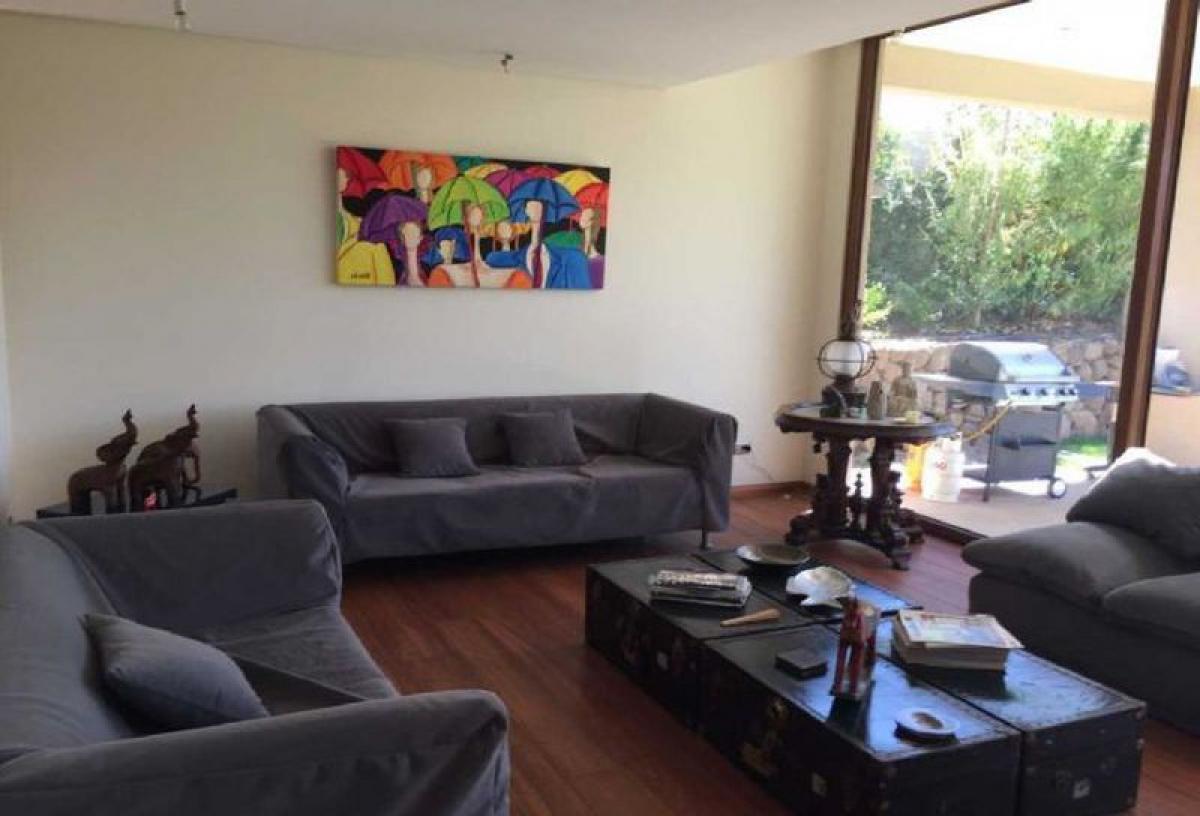 Picture of Home For Sale in Region Metropolitana, Region Metropolitana
, Chile