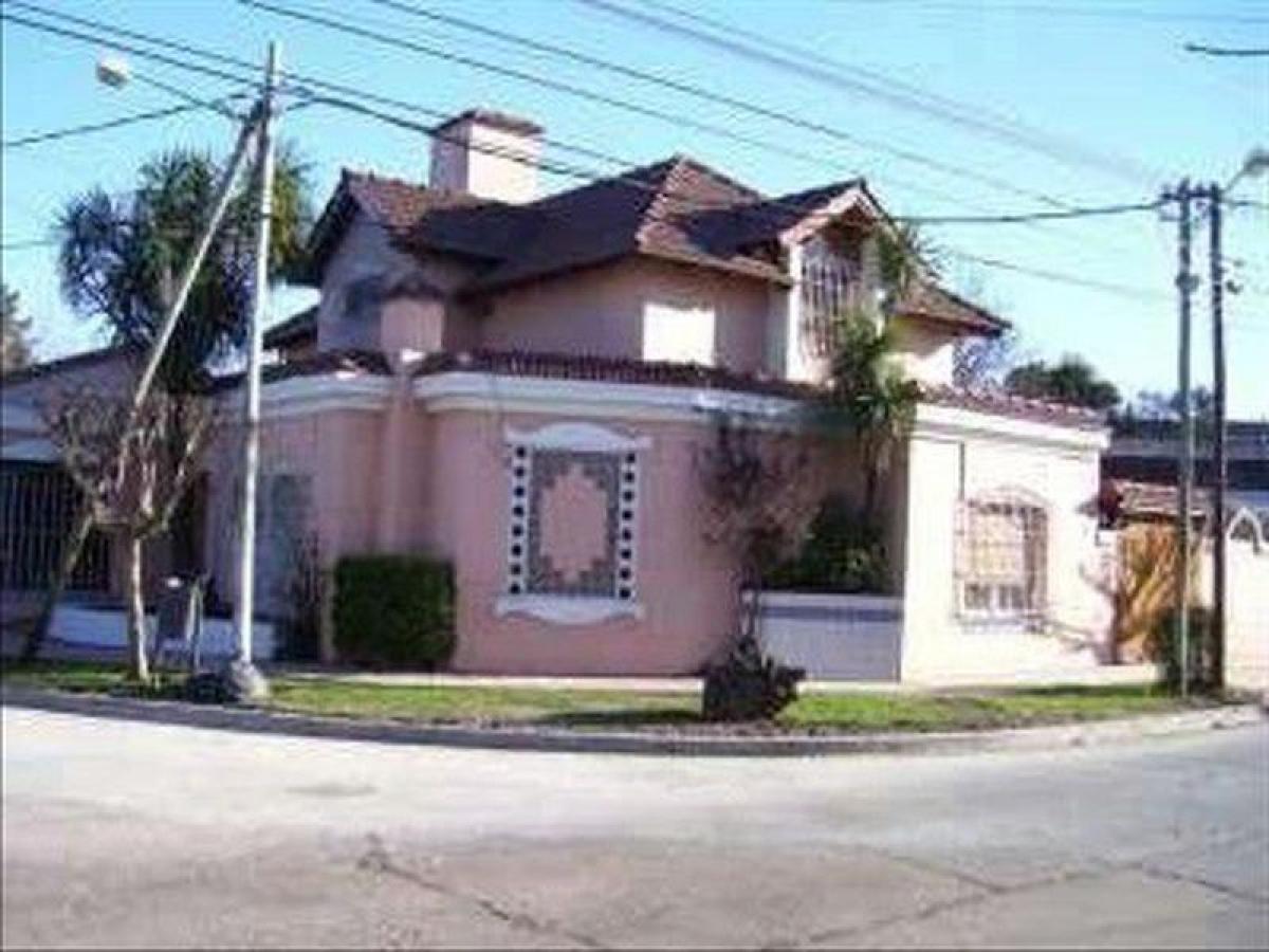 Picture of Home For Sale in Ituzaingo, Buenos Aires, Argentina