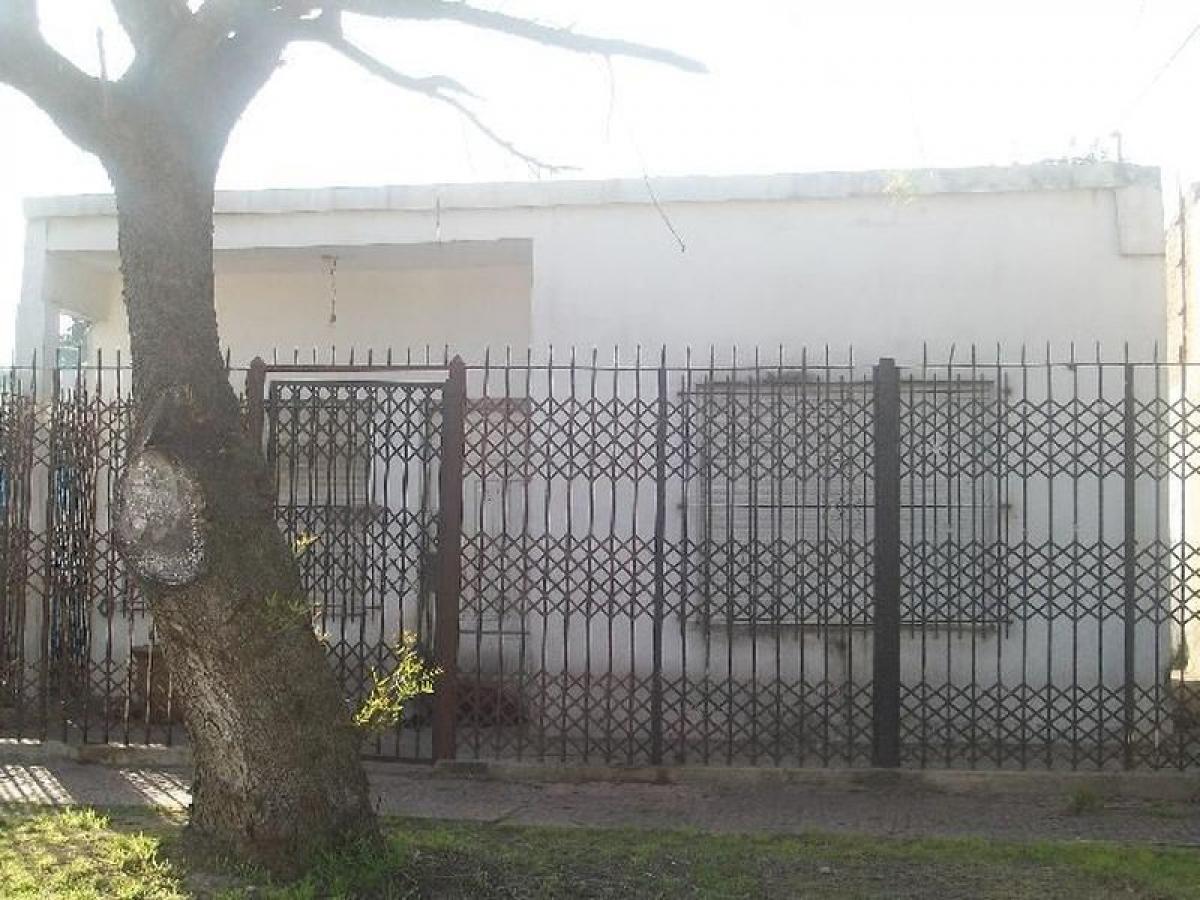 Picture of Home For Sale in Berazategui, Buenos Aires, Argentina