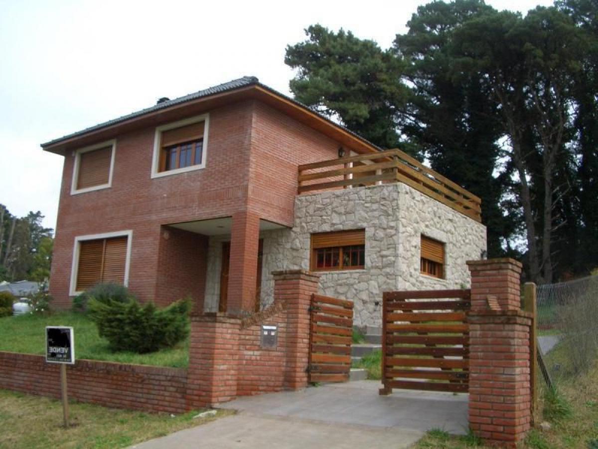 Picture of Home For Sale in General Pueyrredon, Buenos Aires, Argentina