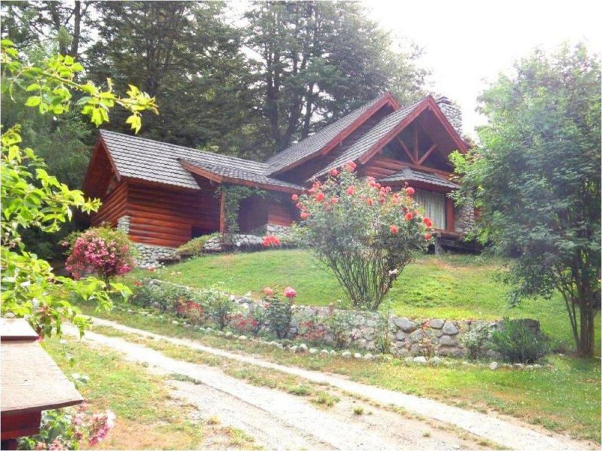 Picture of Home For Sale in Neuquen, Neuquen, Argentina