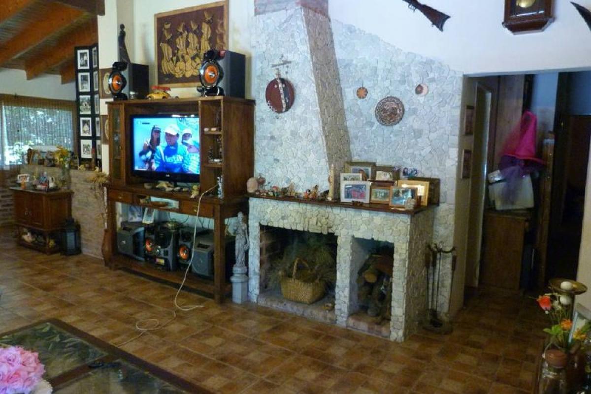 Picture of Home For Sale in Exaltacion De La Cruz, Buenos Aires, Argentina