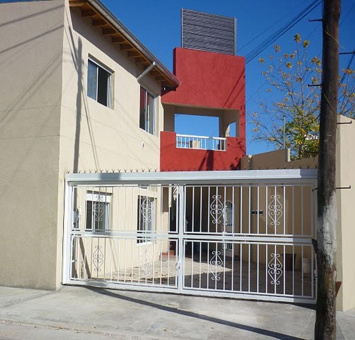 Picture of Home For Sale in Moron, Buenos Aires, Argentina