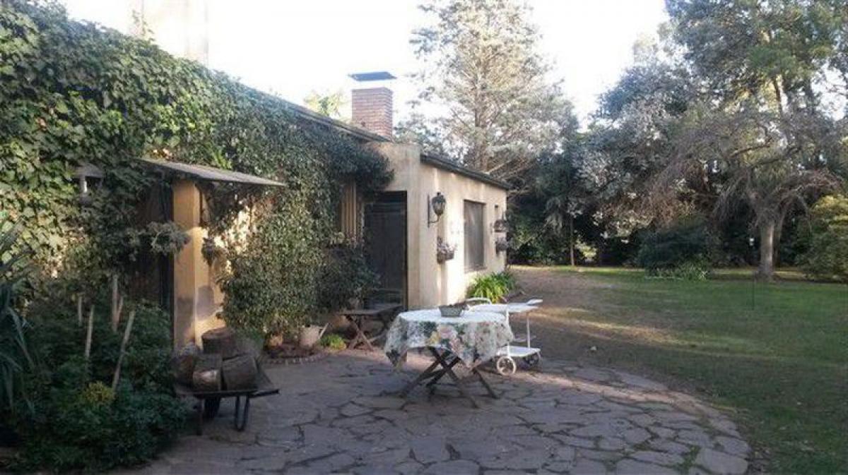 Picture of Home For Sale in Coronel Suarez, Buenos Aires, Argentina