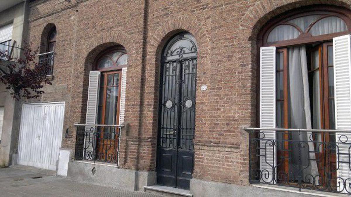 Picture of Home For Sale in Coronel Suarez, Buenos Aires, Argentina