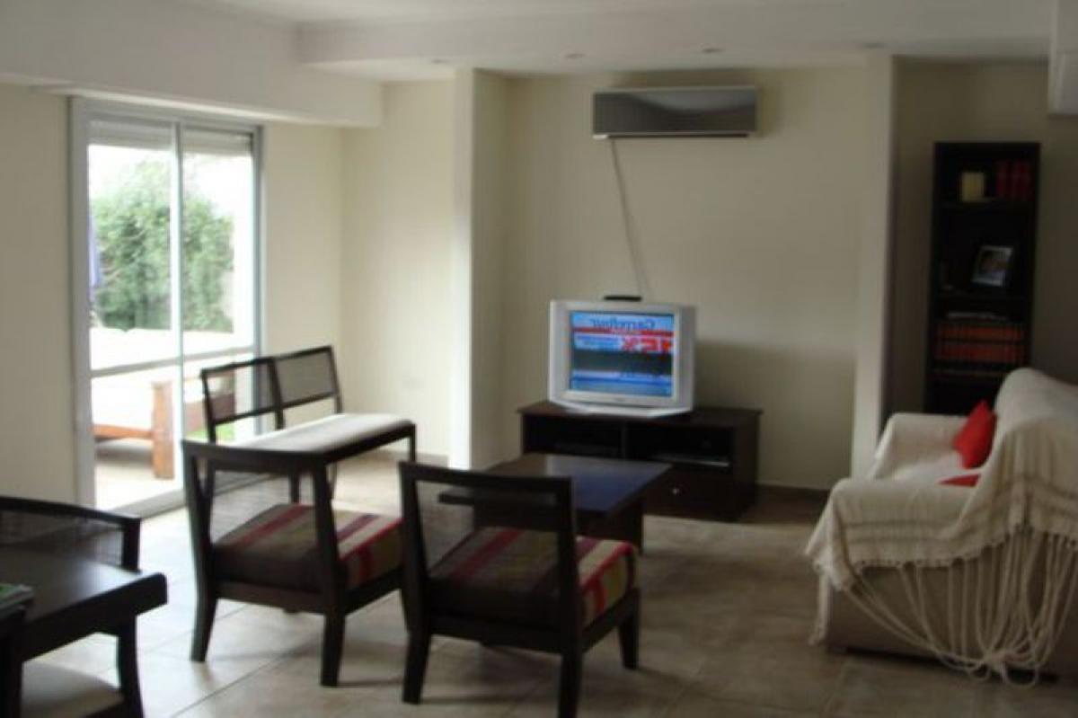 Picture of Home For Sale in Coronel Suarez, Buenos Aires, Argentina