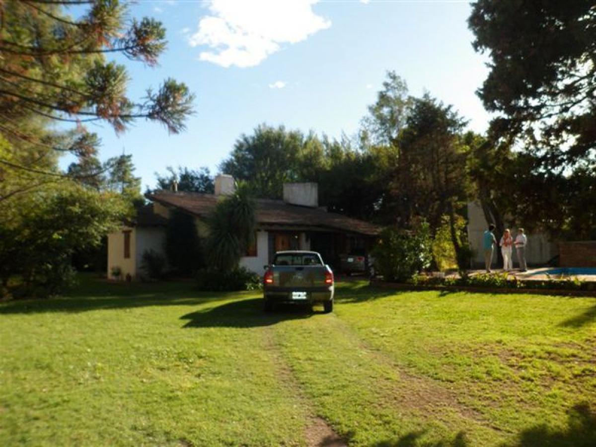 Picture of Home For Sale in Coronel Suarez, Buenos Aires, Argentina