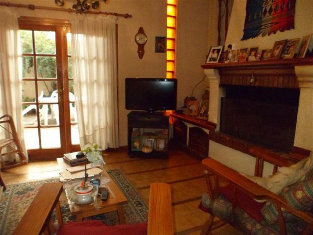 Picture of Home For Sale in Coronel Suarez, Buenos Aires, Argentina