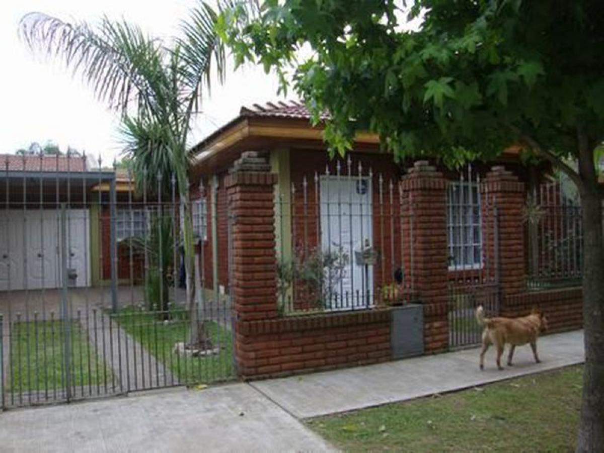 Picture of Home For Sale in Berazategui, Buenos Aires, Argentina